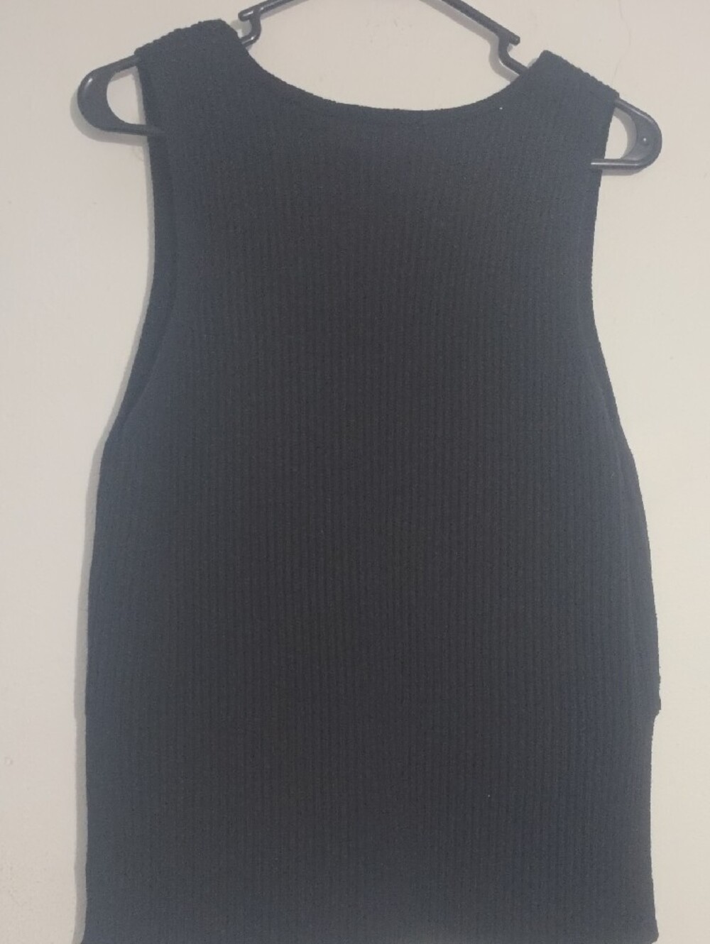 MARBLE Black Ribbed V-Neck Button Tank - Picture 2 of 2
